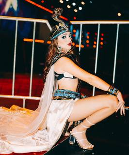 Elaine Haro feet photo thumbnail