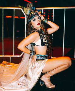 Elaine Haro feet photo thumbnail