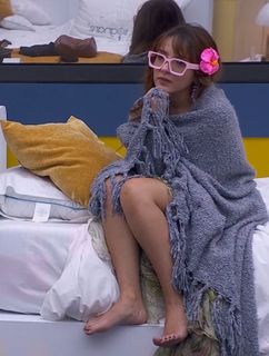 Elaine Haro feet photo thumbnail