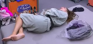 Elaine Haro feet photo thumbnail