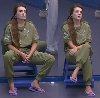 Elaine Haro feet photo thumbnail