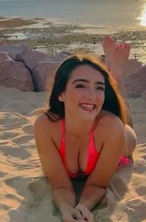 Elaine Haro feet photo thumbnail