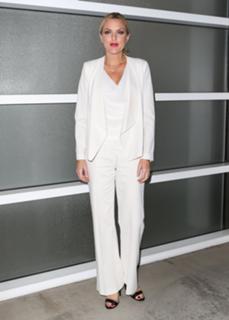 Elaine Hendrix feet photo 1