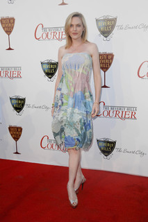 Elaine Hendrix feet photo 3