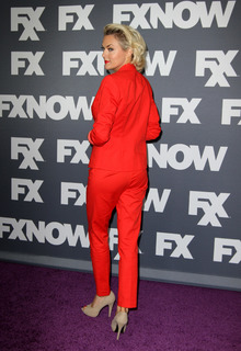 Elaine Hendrix feet photo 6
