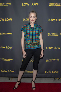 Elaine Hendrix feet photo 7