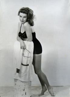 Elaine Stewart feet photo 16