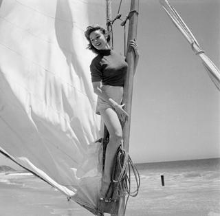 Elaine Stewart feet photo 13