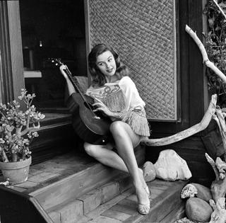 Elaine Stewart feet photo 5