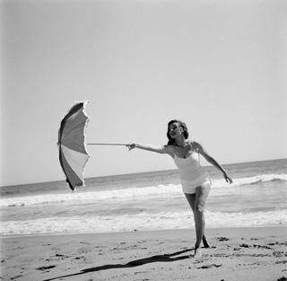 Elaine Stewart feet photo 4