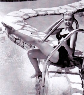 Elaine Stewart feet photo 9