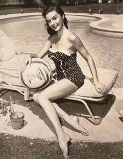 Elaine Stewart feet photo 1
