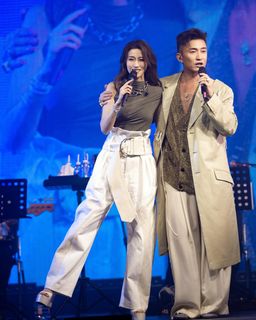 Elaine Yiu feet photo 3