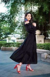 Elaine Yiu feet photo 3