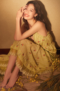 Elaine Zhong feet photo 1