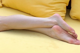 Elaine Zhong feet photo 15