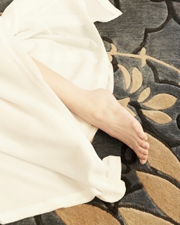 Elaine Zhong feet photo 5