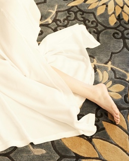 Elaine Zhong feet photo 4