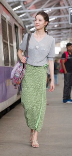 Elaine Zhong feet photo 14