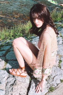 Elaine Zhong feet photo 3