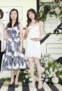 Elaine Zhong feet photo 20