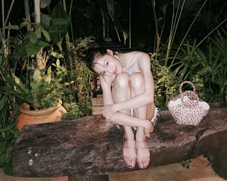 Elaine Zhong feet photo 19