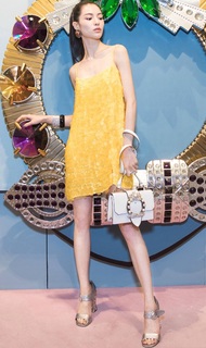 Elaine Zhong feet photo 14