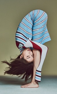 Elaine Zhong feet photo 13