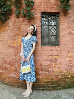 Elaine Zhong feet photo 20