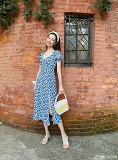 Elaine Zhong feet photo 19