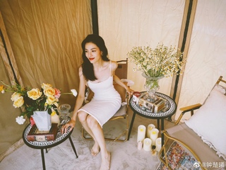 Elaine Zhong feet photo 11