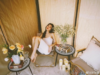 Elaine Zhong feet photo 10