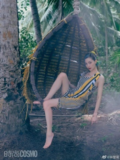 Elaine Zhong feet photo 1