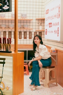 Elaine Zhong feet photo 14