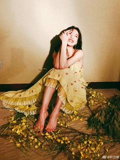 Elaine Zhong feet photo 12