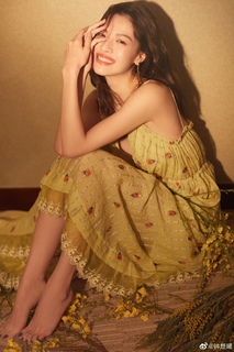 Elaine Zhong feet photo 11
