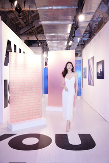 Elaine Zhong feet photo 8