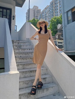 Elaine Zhong feet photo 4