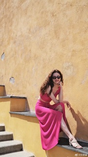 Elaine Zhong feet photo 4