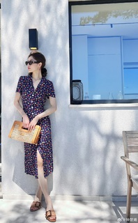 Elaine Zhong feet photo 2