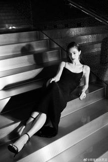 Elaine Zhong feet photo 6