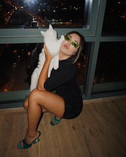 Elanur Pat feet photo thumbnail