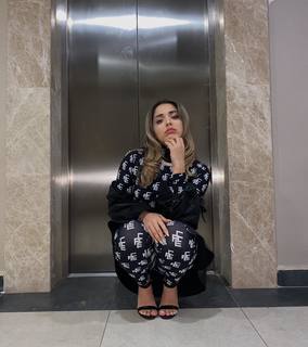 Elanur Pat feet photo thumbnail