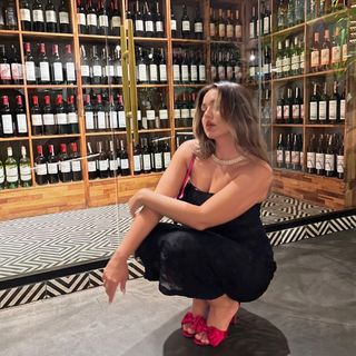 Elanur Pat feet photo thumbnail