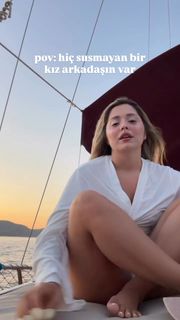 Elanur Pat feet photo thumbnail