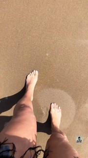 Elarica Gallacher feet photo 2
