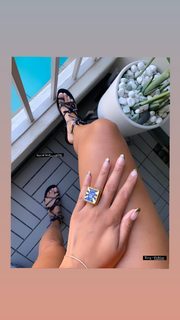 Elarica Gallacher feet photo 9