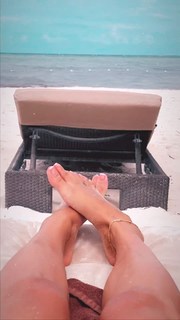 Elarica Gallacher feet photo 7
