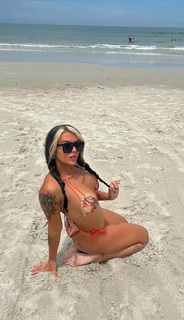 Elayna Black feet photo thumbnail