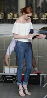 Eleanor Tomlinson feet photo thumbnail